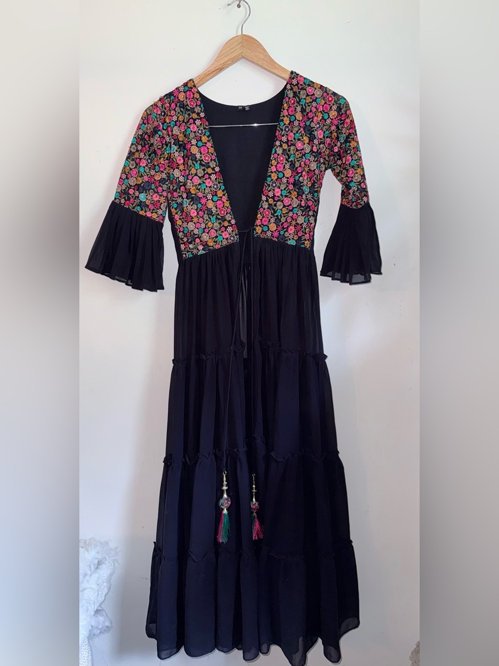 Black Kutchi Gamthi Embroidered Long Duster Jacket Made in India Size S